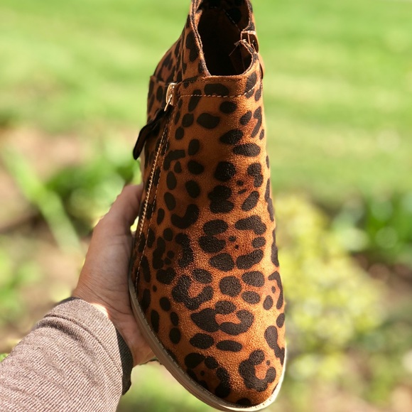 LAST 1♥️Leopard 🐆Print Ankle Bootie with Zipper - Picture 3 of 5